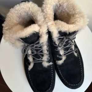 Women’s UGG Booties Black Suede Cream Fur lining